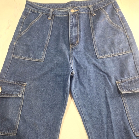 Wome's Blue Jeans New. - Picture 1 of 8